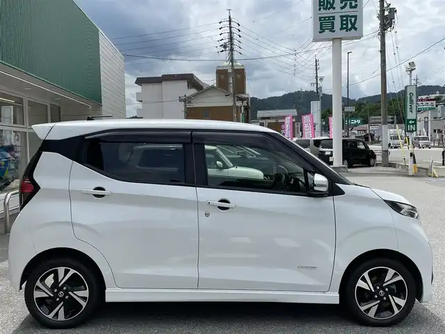 日産 デイズ ハイウェイスターG ターボ 岐阜県 2020(令2)年 4.9万km ホワイトパール /9インチナビTV//フルセグテレビ//4WD//シートヒーター//バックモニター//アイドリングストップ//ドアバイザー//プッシュスタート//ドアバイザー//スマートキー//ETC