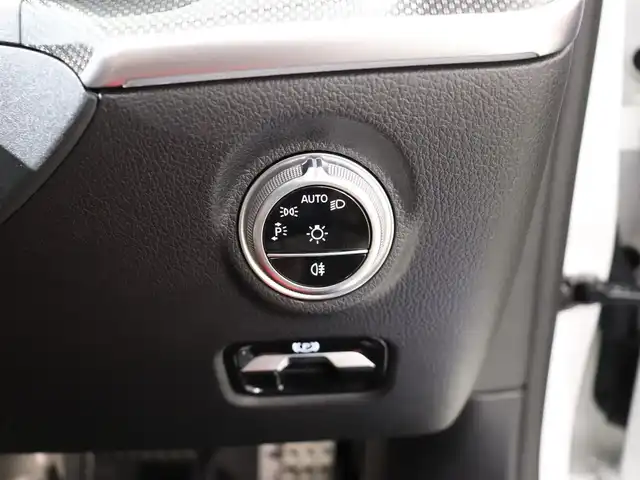 メルセデス・ベンツ Ｍ・ベンツ Ｃ２２０ｄ アバンギャルド　AMGライン 静岡県 2022(令4)年 2万km パール 1オーナー/サンルーフ　/レザーエクスクルーシブpk/レーダーセーフティ―pk/ベーシックpk　/ARナビ　360°カメラ　/ヘッドアップディスプレイ/アンビエントライト　/置くだけ充電　/電動トランク　/ドラレコF、R、360°　/パドルシフト　/885　オパリスホワイト（191/819円）
