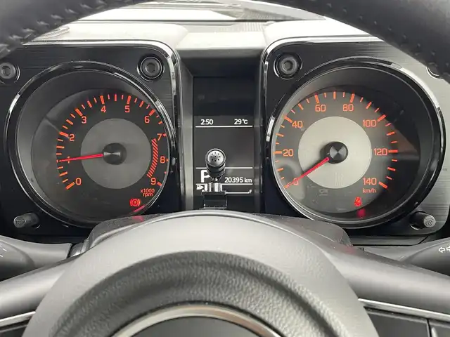 スズキ ジムニー XC 福岡県 2021(令3)年 2.1万km シフォンアイボリーメタリックブラック2トーンルーフ デュアルセンサーブレーキサポート/社外ナビ（ＭＤＶ－Ｄ３０８ＢＴ）/前席シートヒーター/クルーズコントロール/ＬＥＤオートライト/フォグランプ/ＥＴＣ/ワンセグ/ドアバイザー/スマートキー/純正アルミ