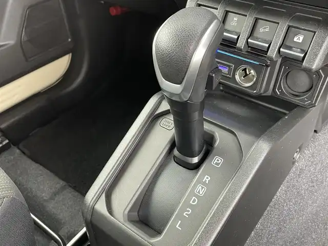 スズキ ジムニー XC 福岡県 2021(令3)年 2.1万km シフォンアイボリーメタリックブラック2トーンルーフ デュアルセンサーブレーキサポート/社外ナビ（ＭＤＶ－Ｄ３０８ＢＴ）/前席シートヒーター/クルーズコントロール/ＬＥＤオートライト/フォグランプ/ＥＴＣ/ワンセグ/ドアバイザー/スマートキー/純正アルミ