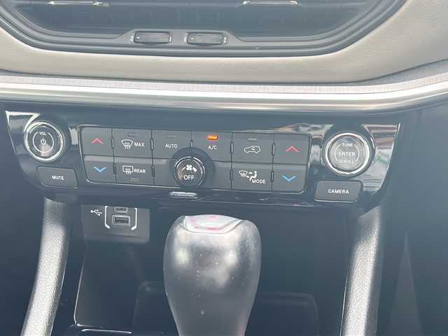 クライスラー・ジープ ジープ コンパス リミテッド 岐阜県 2022(令4)年 4.1万km 黒 純正ナビ/FM/FM/BluetoothAudio/AM/DTV/レザーシート/プッシュスタート/革ステアリング/ヒーテッドステアリング/パワーシート/アラウンドビゥーモニター/バックカメラ/パワーバックドア/衝突軽減ブレーキ/アクティブレーンマネジメント/トラフィックサインアシスト/側面距離警告/パークセンス/ドライバーアテンションアラート/ドアバイザー/ルーフレール/レーダークルーズコントロール/シートヒーター/オートエアコン/シート記憶メモリー/ETC