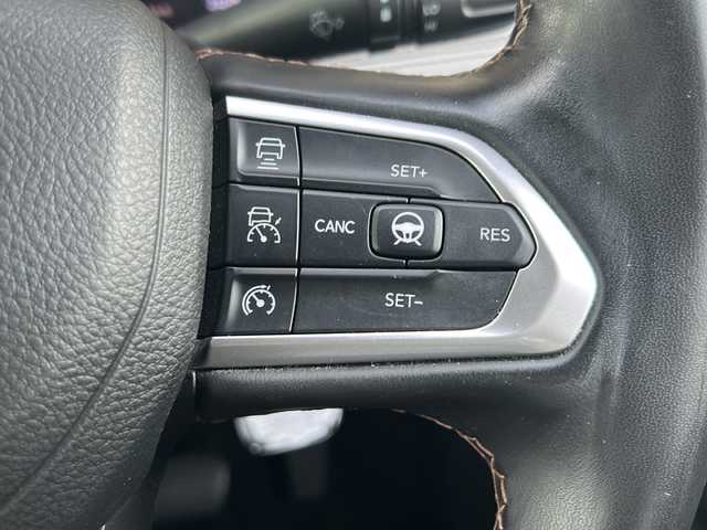 クライスラー・ジープ ジープ コンパス リミテッド 岐阜県 2022(令4)年 4.1万km 黒 純正ナビ/FM/FM/BluetoothAudio/AM/DTV/レザーシート/プッシュスタート/革ステアリング/ヒーテッドステアリング/パワーシート/アラウンドビゥーモニター/バックカメラ/パワーバックドア/衝突軽減ブレーキ/アクティブレーンマネジメント/トラフィックサインアシスト/側面距離警告/パークセンス/ドライバーアテンションアラート/ドアバイザー/ルーフレール/レーダークルーズコントロール/シートヒーター/オートエアコン/シート記憶メモリー/ETC