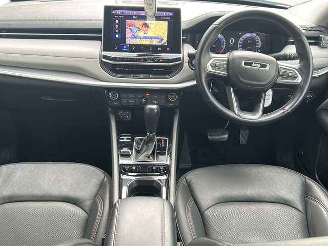 クライスラー・ジープ ジープ コンパス リミテッド 岐阜県 2022(令4)年 4.1万km 黒 純正ナビ/FM/FM/BluetoothAudio/AM/DTV/レザーシート/プッシュスタート/革ステアリング/ヒーテッドステアリング/パワーシート/アラウンドビゥーモニター/バックカメラ/パワーバックドア/衝突軽減ブレーキ/アクティブレーンマネジメント/トラフィックサインアシスト/側面距離警告/パークセンス/ドライバーアテンションアラート/ドアバイザー/ルーフレール/レーダークルーズコントロール/シートヒーター/オートエアコン/シート記憶メモリー/ETC