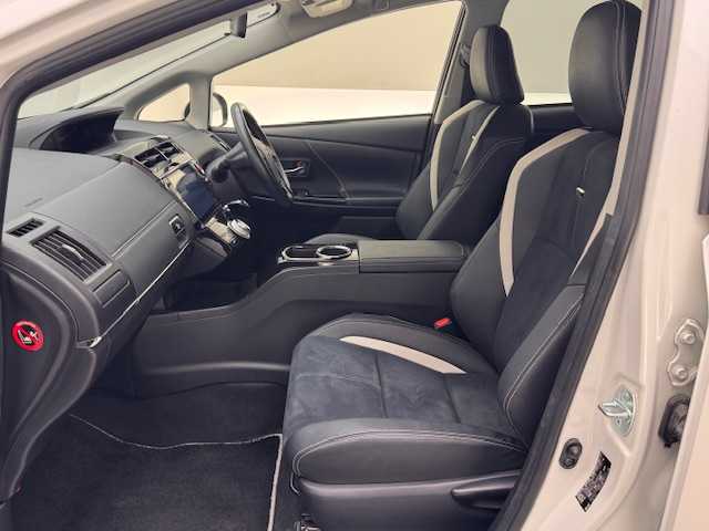 トヨタ プリウス α S ツーリングセレクション G’s 兵庫県 2016(平28)年 8.9万km ホワイトパールクリスタルシャイン ALPINE9インチナビ/(EX9)/フルセグ CD DVD BT/バックカメラ/ALPINEフリップダウンモニター/(10.2型)/ビルトインETC/純正18インチアルミホイール/ハーフレザーシート/純正フロアマット/スマートキー/プッシュスタート