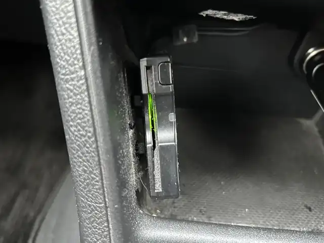 スバル インプレッサ スポーツ 1．6i 道央・札幌 2014(平26)年 5.5万km サテンホワイトパール 社外ナビ（AVIC-MRZ02）/前方ドライブレコーダー/（DRV-230）/ワンセグTV/ETC/純正フロアマット/ドアバイザー/リモコンキー/社外15インチアルミホイール/純正ホイールキャップ付きサマータイヤ積込