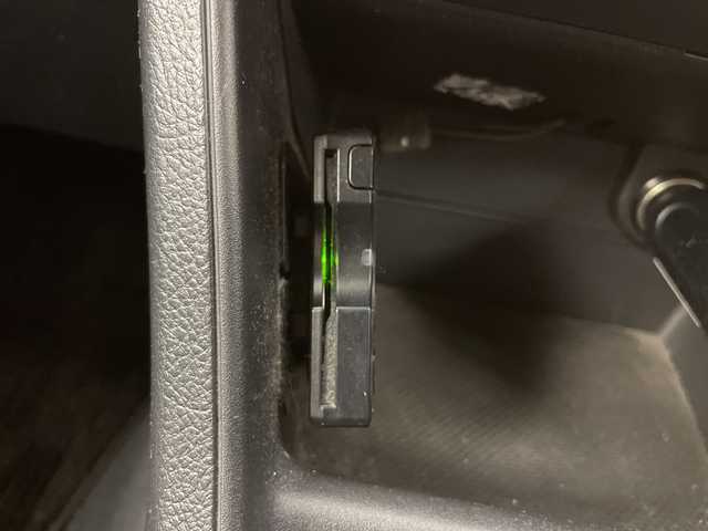 スバル インプレッサ スポーツ 1．6i 道央・札幌 2014(平26)年 5.5万km サテンホワイトパール 社外ナビ（AVIC-MRZ02）/前方ドライブレコーダー/（DRV-230）/ワンセグTV/ETC/純正フロアマット/ドアバイザー/リモコンキー/社外15インチアルミホイール/純正ホイールキャップ付きサマータイヤ積込