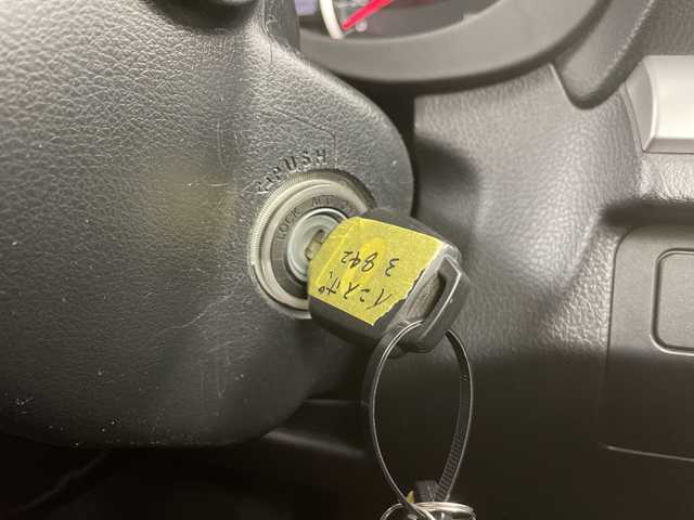 スバル インプレッサ スポーツ 1．6i 道央・札幌 2014(平26)年 5.5万km サテンホワイトパール 社外ナビ（AVIC-MRZ02）/前方ドライブレコーダー/（DRV-230）/ワンセグTV/ETC/純正フロアマット/ドアバイザー/リモコンキー/社外15インチアルミホイール/純正ホイールキャップ付きサマータイヤ積込