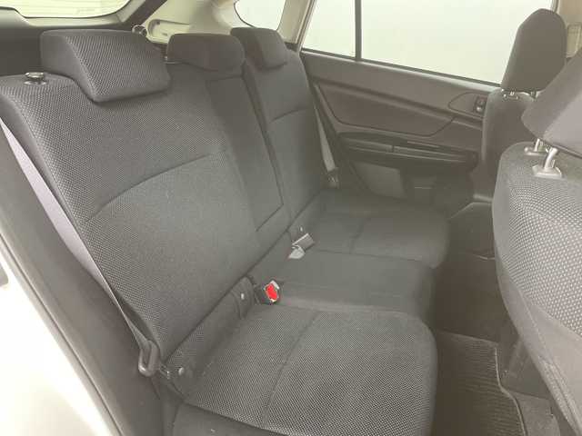 スバル インプレッサ スポーツ 1．6i 道央・札幌 2014(平26)年 5.5万km サテンホワイトパール 社外ナビ（AVIC-MRZ02）/前方ドライブレコーダー/（DRV-230）/ワンセグTV/ETC/純正フロアマット/ドアバイザー/リモコンキー/社外15インチアルミホイール/純正ホイールキャップ付きサマータイヤ積込