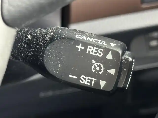 トヨタ エスクァイア Gi 福岡県 2018(平30)年 5.2万km ホワイトパールクリスタルシャイン 純正ナビ／フルセグＴＶ　/バックカメラ/ビルトインＥＴＣ　/前方ドラレコ　/クルーズコントロール　/衝突被害軽減　/レーンキープ　/両側電動スライドドア　/ＭＴモード付ＡＴ　/シートヒーター　/純正１５インチＡＷ　/ＬＥＤヘッドライト