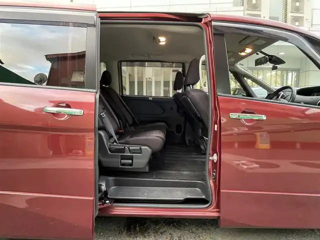 日産 セレナ ハイウェイスター プロパイロットED 東京都 2017(平29)年 5.2万km マルーンレッド 快適パック/・前席シートバックポケット/・3列目パーソナルテーブル/・2/3列目USB電源ソケット/・2列目超ロングスライド/横スライドシート/・3列目シートスライド機構/ナビ取り付けパッケージ/・ステアリングスイッチ/純正メモリナビ/(MM316D-W)/(CD/DVD/BT/フルセグTV/USB/SD/AUX/ipod)/ハイウェイスタープロパイロットエディション/・プロパイロット/・クルーズコントロール/・車線逸脱防止システム/コーナーセンサー/両側パワースライドドア/イージークローザー/ドライブレコーダー(CSD-600FHR)/電動パーキングブレーキ/オートブレーキホールド/オートライト/アイドリングストップ/純正フロアマット/SRSエアバッグ(運転席＋助手席＋サイドカーテン)/インテリジェントキー/プッシュスタート/取扱説明書/保証書/スペアキー