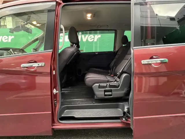 日産 セレナ ハイウェイスター プロパイロットED 東京都 2017(平29)年 5.2万km マルーンレッド 快適パック/・前席シートバックポケット/・3列目パーソナルテーブル/・2/3列目USB電源ソケット/・2列目超ロングスライド/横スライドシート/・3列目シートスライド機構/ナビ取り付けパッケージ/・ステアリングスイッチ/純正メモリナビ/(MM316D-W)/(CD/DVD/BT/フルセグTV/USB/SD/AUX/ipod)/ハイウェイスタープロパイロットエディション/・プロパイロット/・クルーズコントロール/・車線逸脱防止システム/コーナーセンサー/両側パワースライドドア/イージークローザー/ドライブレコーダー(CSD-600FHR)/電動パーキングブレーキ/オートブレーキホールド/オートライト/アイドリングストップ/純正フロアマット/SRSエアバッグ(運転席＋助手席＋サイドカーテン)/インテリジェントキー/プッシュスタート/取扱説明書/保証書/スペアキー