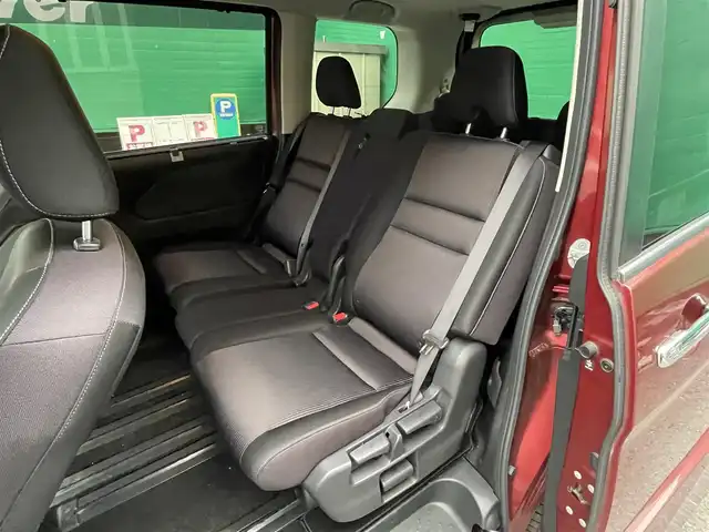 日産 セレナ ハイウェイスター プロパイロットED 東京都 2017(平29)年 5.2万km マルーンレッド 快適パック/・前席シートバックポケット/・3列目パーソナルテーブル/・2/3列目USB電源ソケット/・2列目超ロングスライド/横スライドシート/・3列目シートスライド機構/ナビ取り付けパッケージ/・ステアリングスイッチ/純正メモリナビ/(MM316D-W)/(CD/DVD/BT/フルセグTV/USB/SD/AUX/ipod)/ハイウェイスタープロパイロットエディション/・プロパイロット/・クルーズコントロール/・車線逸脱防止システム/コーナーセンサー/両側パワースライドドア/イージークローザー/ドライブレコーダー(CSD-600FHR)/電動パーキングブレーキ/オートブレーキホールド/オートライト/アイドリングストップ/純正フロアマット/SRSエアバッグ(運転席＋助手席＋サイドカーテン)/インテリジェントキー/プッシュスタート/取扱説明書/保証書/スペアキー