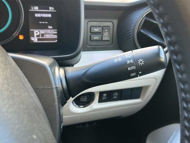 スズキ イグニス ハイブリッド S セレクション 広島県 2018(平30)年 1.6万km スピーディーブルーM 禁煙車/デュアルカメラブレーキサポート/車線逸脱警報/純正ナビ（KXM-E503W）/・フルセグ/CD/DVD/SD/BT/バックカメラ/革巻きステアリング/ステアリングスイッチ/シートヒーター/LEDヘッドライト/電動格納ウィンカーミラー/スマートキー/プッシュスタート/スペアキー/前ドライブレコーダー/ETC/純正フロアマット/純正ドアバイザー/Wエアバック