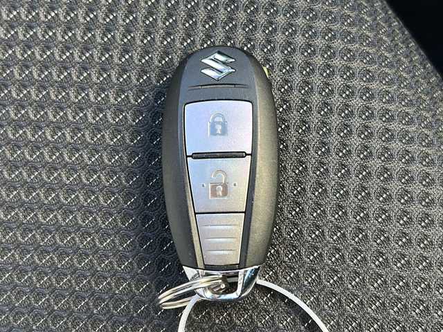 スズキ イグニス ハイブリッド S セレクション 広島県 2018(平30)年 1.6万km スピーディーブルーM 禁煙車/デュアルカメラブレーキサポート/車線逸脱警報/純正ナビ（KXM-E503W）/・フルセグ/CD/DVD/SD/BT/バックカメラ/革巻きステアリング/ステアリングスイッチ/シートヒーター/LEDヘッドライト/電動格納ウィンカーミラー/スマートキー/プッシュスタート/スペアキー/前ドライブレコーダー/ETC/純正フロアマット/純正ドアバイザー/Wエアバック