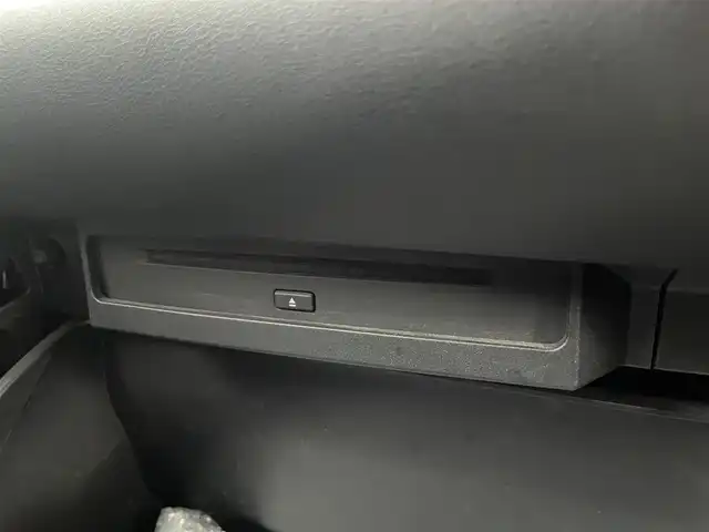 トヨタ ヴォクシー S－Z 鳥取県 2023(令5)年 4.8万km アティチュードブラックマイカ 純正１０．５型ナビ／ＴＶ／ＤＶＤ／ＣＤ／ＢＴ／ＨＤＭＩ　バックカメラ・ビルトインETC/前後ドライブレコーダー/純正フリップダウンモニター/トヨタセーフティセンス/レーダークルーズコントロール/レーンキープアシスト/快適利便パッケージHi/前席・後席シートヒーター/ハーフレザーシート/３眼ＬＥＤライト/オットマンシート/両側パワースライドドア/パワーバックドア/純正17インチアルミホイール/フロアマット・バイザー