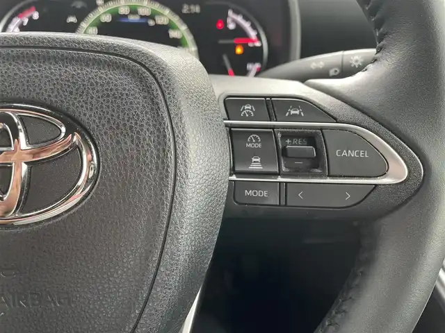 トヨタ ヴォクシー S－Z 鳥取県 2023(令5)年 4.8万km アティチュードブラックマイカ 純正１０．５型ナビ／ＴＶ／ＤＶＤ／ＣＤ／ＢＴ／ＨＤＭＩ　バックカメラ・ビルトインETC/前後ドライブレコーダー/純正フリップダウンモニター/トヨタセーフティセンス/レーダークルーズコントロール/レーンキープアシスト/快適利便パッケージHi/前席・後席シートヒーター/ハーフレザーシート/３眼ＬＥＤライト/オットマンシート/両側パワースライドドア/パワーバックドア/純正17インチアルミホイール/フロアマット・バイザー