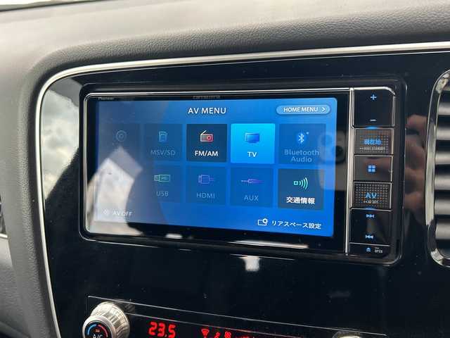 三菱 アウトランダー ＰＨＥＶ ブラックエディション 大阪府 2021(令3)年 4.2万km アメジストブラック 衝突軽減システム　７型ナビ　全周囲カメラ　フルセグＴＶ　ＣＤ　ＤＶＤ　Bluetooth　ＨＤＭＩ　ハーフレザーシート　パワーシート　シートヒーター　ハンドルヒーター　レーダークルーズコントロール パワーバックドア　パドルシフト　ドライブレコーダー　ＢＳＭ　ＥＴＣ　LEDヘッドライト　オートライト　オートホールド　純正アルミホイール　純正フロアマット　スペアキー　取扱説明書　保証書