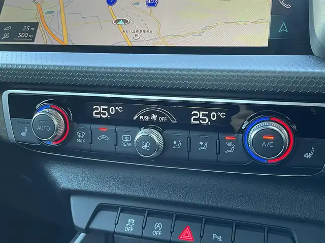 アウディ Ａ１ SB 25TFSI アドバンスド 静岡県 2022(令4)年 1万km グレイシアホワイトメタリック ナビゲーションパッケージ/・MMI ナビゲーションシステム/・バーチャルコックピット/コンビニエンス&アシスタンスパッケージ/・アドバンストキー/・アウディパーキングシステム/・リヤビューカメラ/・デラックスオートマチックエアコンディショナー/・シートヒーター（フロント）/・アダブティブクルーズアシスト/・アウディサイドアシスト/・ハイビームアシスト/・アウディプレセンスベーシック/・ルームミラー 自動防眩/レーンキープアシスト/ETC2.0/ドライブレコーダー/純正フロアマット/純正16インチアルミホイール