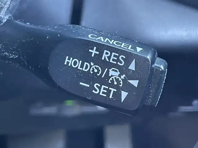 トヨタ Ｃ－ＨＲ G－T 東京都 2017(平29)年 7.1万km ホワイトパールクリスタルシャイン ユーザー買取車/純正ナビ/＜フルセグ/CD/DVD/AM/FM/BT/SD＞/バックビューモニター/追従クルコン/ＢＳＭ/ＰＣＳ/ＬＤＡ/クリアランスソナー/横滑り制御機能/シートヒーター/ビルトインＥＴＣ２．０/純正フロアマット/ドアバイザー/Ｆフォグランプ