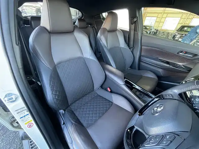 トヨタ Ｃ－ＨＲ G－T 東京都 2017(平29)年 7.1万km ホワイトパールクリスタルシャイン ユーザー買取車/純正ナビ/＜フルセグ/CD/DVD/AM/FM/BT/SD＞/バックビューモニター/追従クルコン/ＢＳＭ/ＰＣＳ/ＬＤＡ/クリアランスソナー/横滑り制御機能/シートヒーター/ビルトインＥＴＣ２．０/純正フロアマット/ドアバイザー/Ｆフォグランプ