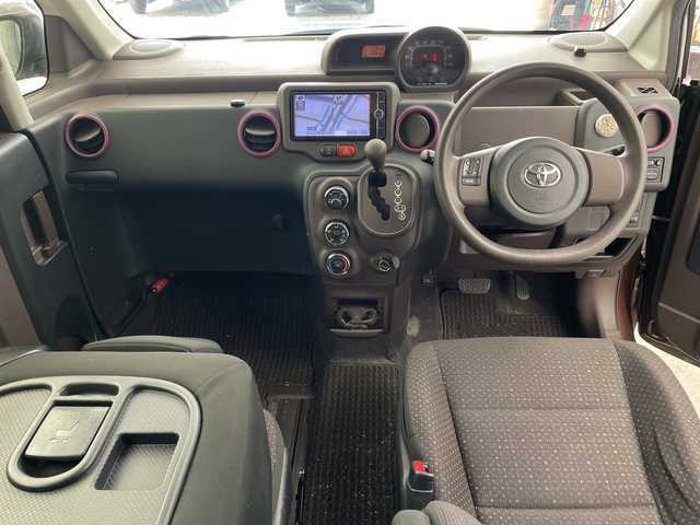 トヨタ ポルテ F 兵庫県 2012(平24)年 7万km ダークブラウンマイカメタリック ・純正7インチナビ＆フルセグ＆BT＆DVD/・純正後席モニター（V8T-R57）/・バックカメラ/・スマートキー/・スペアキー/・プッシュスタート/・ETC/・ステアリングスイッチ/・横滑り防止装置/・ドアバイザー/・フロアマット/・ヘッドライトレベライザー/・電動格納ミラー/・片側パワースライドドア/・ドアバイザー/・取扱説明書/・保証書