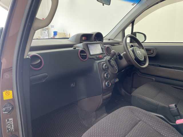 トヨタ ポルテ F 兵庫県 2012(平24)年 7万km ダークブラウンマイカメタリック ・純正7インチナビ＆フルセグ＆BT＆DVD/・純正後席モニター（V8T-R57）/・バックカメラ/・スマートキー/・スペアキー/・プッシュスタート/・ETC/・ステアリングスイッチ/・横滑り防止装置/・ドアバイザー/・フロアマット/・ヘッドライトレベライザー/・電動格納ミラー/・片側パワースライドドア/・ドアバイザー/・取扱説明書/・保証書