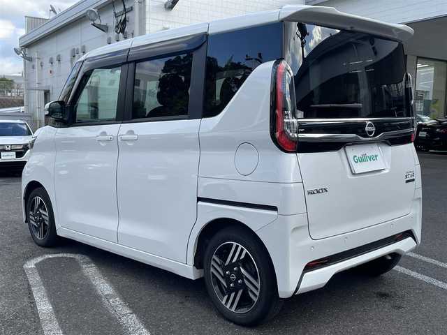 日産 ルークス HWS X プロパイロットED 長崎県 2023(令5)年 2.2万km ホワイトパール ワンオーナー/純正ナビ（フルセグ、AM、FM、BTA）/バックカメラ/アラウンドビューモニター/プッシュスタート/両側パワースライドドア/アイドリングストップ/電動パーキング/オートホールド/追従クルーズコントロール/プロパイロット/車線逸脱警報/車線逸脱防止支援/エマージェンシーブレーキ/先行車発進お知らせ機能/速度標識表示/道路標識表示/前後クリアランスソナー/ふらつき警報/ステアリングリモコン/オートライト/電格ウィンカーミラー/ドアバイザー/フロアマット/スペアキー/リア用サーキュレーター/取扱説明書/ナビ取扱説明書/保証書