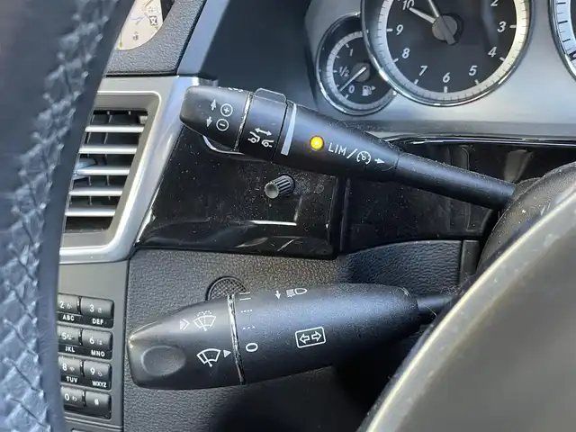 メルセデス・ベンツ Ｅ２５０ ブルーエフィシェンシー AVG 宮城県 2012(平24)年 7.8万km キュープライトブラウンM 純正メモリーナビ/（ＦＭ／ＡＭ／ＣＤ／ＤＶＤ／Ｂｌｕｅｔｏｏｔｈ）　/ハーフレザーシート　/プレセーフブレーキ　/クルーズコントロール　/ブラインドスポットモニター　/コーナーセンサー　/横滑り防止装置　/レーンキープアシスト/前席シートヒーター/前席パワーシート/シートメモリー/バックカメラ/スマートキー/プッシュスタート/ＥＴＣ