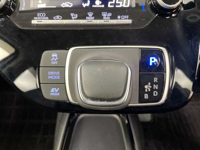 トヨタ アクア G 道央・札幌 2021(令3)年 2.6万km プラチナホワイトパールマイカ ・４ＷＤ　/ 寒冷地仕様　/・トヨタセーフティセンス/・プリクラッシュセーフティ/・レーダークルーズコントロール/・純正ディスプレイオーディオ　/・純正エンジンスターター　/・ステアリングヒーター　/・シートヒーター　/コーナーセンサー/・白線逸脱警報/・ＥＴＣ　/・LEDライト　/・オートライト/オートハイビーム　/・ＡＣ１００Ｖ　/・社外ドライブレコーダー（前後タイプ）/・冬タイヤ積込