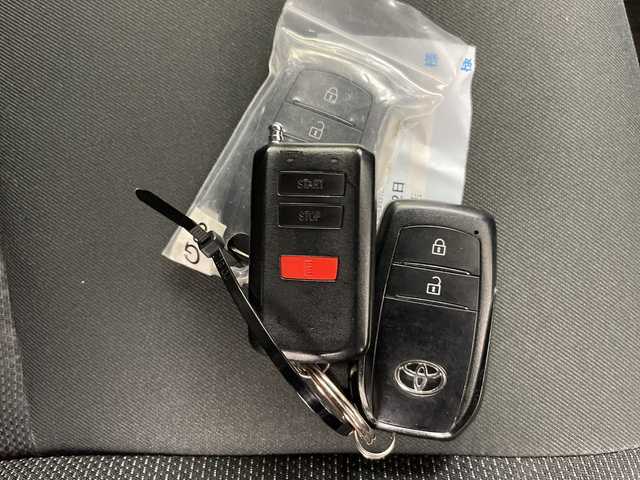 トヨタ アクア G 道央・札幌 2021(令3)年 2.6万km プラチナホワイトパールマイカ ・４ＷＤ　/ 寒冷地仕様　/・トヨタセーフティセンス/・プリクラッシュセーフティ/・レーダークルーズコントロール/・純正ディスプレイオーディオ　/・純正エンジンスターター　/・ステアリングヒーター　/・シートヒーター　/コーナーセンサー/・白線逸脱警報/・ＥＴＣ　/・LEDライト　/・オートライト/オートハイビーム　/・ＡＣ１００Ｖ　/・社外ドライブレコーダー（前後タイプ）/・冬タイヤ積込