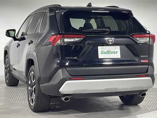 トヨタ ＲＡＶ４ アドベンチャー 神奈川県 2021(令3)年 3.4万km アティチュードブラックマイカ ４WD/純正9インチディスプレイオーディオ/USB　Bluetooth　AM　FM/トヨタセーフティセンス/プリクラッシュセーフティシステム/レーントレーシングアシスト/ブラインドスポットモニター/リアクロストラフィックアラート/パーキングサポートブレーキ/ロードサインアシスト/パノラミックビューモニター/レーダークルーズコントロール/ビルトインETC/ダウンヒルアシストコントロール/ハーフレザーシート/運転席パワーシート/前席シートヒーター/前席シートベンチレーション/ステアリングヒーター/フロントワイパーデアイサー/360°ドライブレコーダー/自動防眩ミラー/LEDオートライト/オートマチックハイビーム/フォグランプ/純正フロアマット