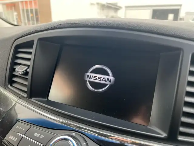 日産 エルグランド 350ハイウェイスター 秋田県 2011(平23)年 10.2万km ブリリアントホワイトパール 純正ナビ/４WD/スマートキー/フルセグ/両側パワスラ/全方位カメラ/コーナーセンサー/アイドリングストップ/純正アルミ/純正エンジンスターター/純正フロアマット/純正ドアバイザー/プッシュスタート/サンルーフ/ETC/オートエアコン/オートライト/パワーステアリング/パワーウィンドウ/横滑り防止/盗難防止装置/ステアリングスイッチ/電動格納ウィンカーミラー/保証書/取扱説明書/記録簿
