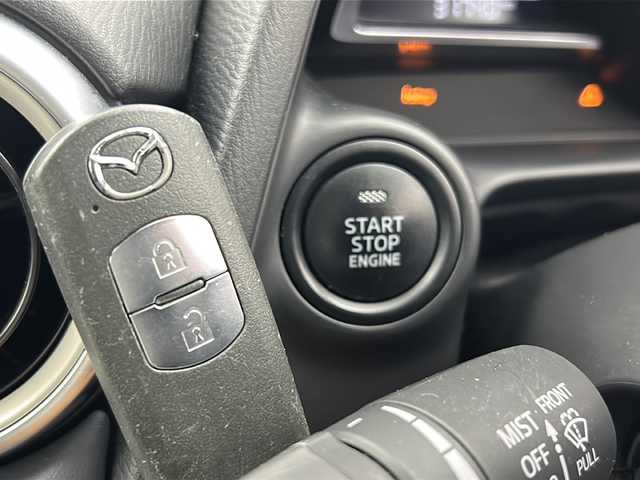 マツダ マツダ２ 15S Lパッケージ 三重県 2020(令2)年 3.2万km マシーングレープレミアムM 禁煙車/純正ナビ/全方位カメラ/ヘッドアップディスプレイ/ブラインドスポットモニター/パドルシフト/運転席メモリ付パワーシート/前席シートヒーター/ステアリングヒーター/レーダークルーズコントロール/フルセグ/革巻ステアリング/純正16インチAW