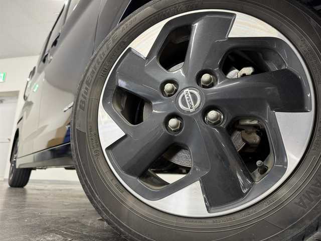 日産 ルークス HWS X プロパイロットED 三重県 2022(令4)年 2.9万km ブラック S-HYBRID/FF/インパネCVT/純正 7インチナビ MJ121D-W/（iPod/SD/FM/AM/TV/USB/CD/Bluetooth/VTR/AUX）/アラウンドビューモニター/両側ハンズフリーオートスライドドア/ビルトイン ETC2.0/安全/・インテリジェントエマージェンシーブレーキ/・車線逸脱警報（LDW）/・車線逸脱防止支援（インテリジェントLI）/・ふらつき警報（インテリジェントDA）/・プロパイロット/・先行車発進お知らせ/・標識表示機能（最高速度・進入禁止）/・フロント＆バックソナー/装備/・【OP】プレミアムグラデーションインテリア（ハーフレザー、ブラウンパネル、革巻きステアリングなど）/・オートエアコン/・電子パーキングブレーキ＆ブレーキホールド/・LEDヘッドライト＆フロントフォグライト/・ハイビームアシスト/・ステアリングスイッチ/・純正14inAW/・助手席肩口リクライニングレバー/・インテリジェントキーx2/など