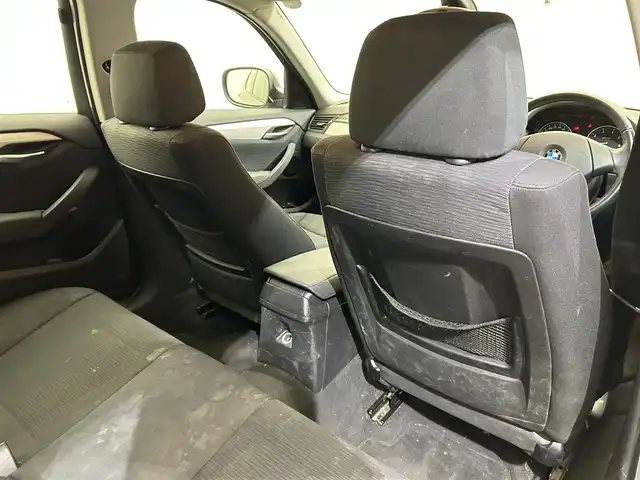 ＢＭＷ Ｘ１ 愛媛県 2010(平22)年 6.7万km ゴールド ・社外ナビ(CN-GP700FVD)/・バックカメラ/・CD＆AM/FM/・純正17インチアルミホイール/・プッシュスタート/・HIDヘッドライト