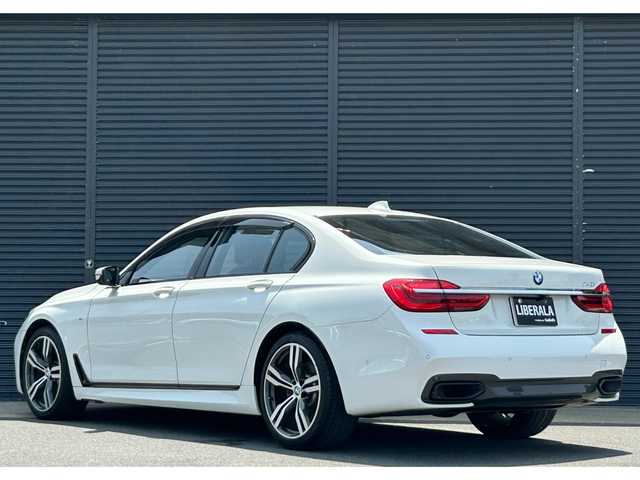 ＢＭＷ ７４０ｉ Mスポーツ 茨城県 2017(平29)年 5.3万km アルピンホワイトⅢ パノラマＳＲ　/Ｈａｒｍａｎ／Ｋａｒｄｏｎ　/ＡＣＣ　/ＨＵＤ　/ナビ　/３６０度カメラ　/ＴＶ　/ＢＴ　/黒革　/シートヒーター　/シートエアコン　/純正２０インチＡＷ　/電動リアゲート　/リモート充電　/ＬＥＤ　/前後ドラレコ/禁煙車