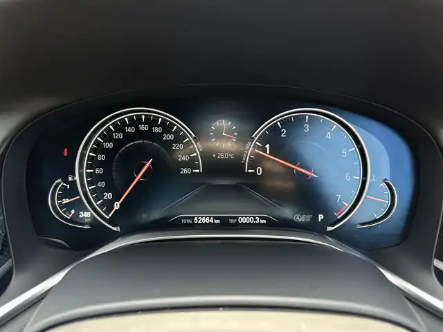 ＢＭＷ ７４０ｉ Mスポーツ 茨城県 2017(平29)年 5.3万km アルピンホワイトⅢ パノラマＳＲ　/Ｈａｒｍａｎ／Ｋａｒｄｏｎ　/ＡＣＣ　/ＨＵＤ　/ナビ　/３６０度カメラ　/ＴＶ　/ＢＴ　/黒革　/シートヒーター　/シートエアコン　/純正２０インチＡＷ　/電動リアゲート　/リモート充電　/ＬＥＤ　/前後ドラレコ/禁煙車