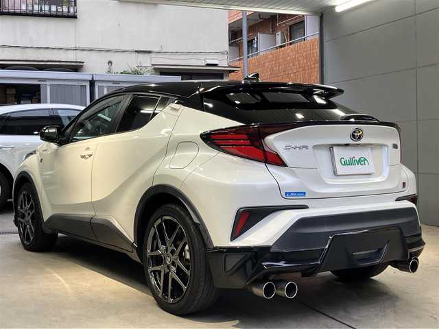 トヨタ Ｃ－ＨＲ S GRスポーツ 東京都 2020(令2)年 8.1万km ブラック/ホワイトパールクリスタルシャイン 2トーン ワンオーナー /純正ディスプレイオーディオ/パノラマミックビューモニター/GRリアバンパースポイラー/GRドレスアップマフラー/トヨタセーフティセンス/・プリクラッシュセーフティ/・レーンディパーチャーアラート/・オートハイビーム/・アダプティブクルーズコントロール/ブラインドスポットモニター/クリアランスソナー/ブラインドスポットモニター/電動パーキングブレーキ/オートブレーキホールド/シートヒーター/ハーフレザーシート/ドライブレコーダー/ステアリングスイッチ/プッシュスタート/スマートキー/LEDヘッドライト/フォグライト/純正アルミホイール