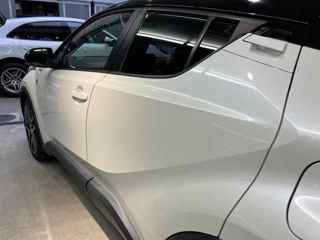 トヨタ Ｃ－ＨＲ S GRスポーツ 東京都 2020(令2)年 8.1万km ブラック/ホワイトパールクリスタルシャイン 2トーン ワンオーナー /純正ディスプレイオーディオ/パノラマミックビューモニター/GRリアバンパースポイラー/GRドレスアップマフラー/トヨタセーフティセンス/・プリクラッシュセーフティ/・レーンディパーチャーアラート/・オートハイビーム/・アダプティブクルーズコントロール/ブラインドスポットモニター/クリアランスソナー/ブラインドスポットモニター/電動パーキングブレーキ/オートブレーキホールド/シートヒーター/ハーフレザーシート/ドライブレコーダー/ステアリングスイッチ/プッシュスタート/スマートキー/LEDヘッドライト/フォグライト/純正アルミホイール