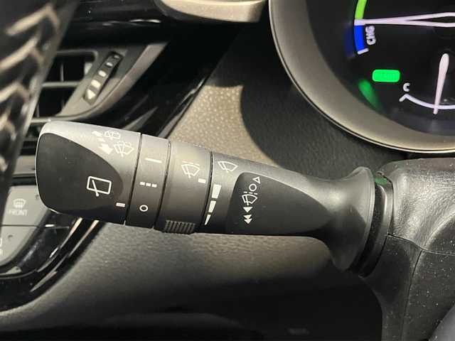 トヨタ Ｃ－ＨＲ S GRスポーツ 東京都 2020(令2)年 8.1万km ブラック/ホワイトパールクリスタルシャイン 2トーン ワンオーナー /純正ディスプレイオーディオ/パノラマミックビューモニター/GRリアバンパースポイラー/GRドレスアップマフラー/トヨタセーフティセンス/・プリクラッシュセーフティ/・レーンディパーチャーアラート/・オートハイビーム/・アダプティブクルーズコントロール/ブラインドスポットモニター/クリアランスソナー/ブラインドスポットモニター/電動パーキングブレーキ/オートブレーキホールド/シートヒーター/ハーフレザーシート/ドライブレコーダー/ステアリングスイッチ/プッシュスタート/スマートキー/LEDヘッドライト/フォグライト/純正アルミホイール