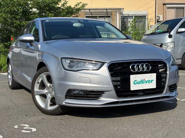 アウディ Ａ３ 福岡県 2015(平27)年 5万km フローレットシルバーM 純正ナビ/（AM/FM/SD/Bluetooth/ミュージックサーバー）/横滑り防止/クルーズコントロール/アイドリングストップ/パーキングアシスト/パドルシフト/ETC/純正アルミホイール/オートライト/フォグランプ/電格ミラー/保証書/取扱説明書/スペアキー×１
