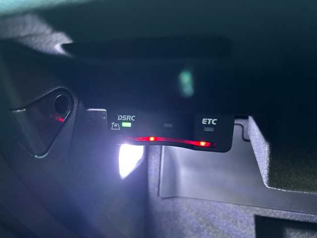 アウディ Ａ３ 福岡県 2015(平27)年 5万km フローレットシルバーM 純正ナビ/（AM/FM/SD/Bluetooth/ミュージックサーバー）/横滑り防止/クルーズコントロール/アイドリングストップ/パーキングアシスト/パドルシフト/ETC/純正アルミホイール/オートライト/フォグランプ/電格ミラー/保証書/取扱説明書/スペアキー×１