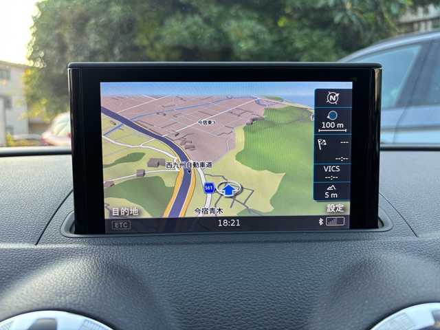 アウディ Ａ３ 福岡県 2015(平27)年 5万km フローレットシルバーM 純正ナビ/（AM/FM/SD/Bluetooth/ミュージックサーバー）/横滑り防止/クルーズコントロール/アイドリングストップ/パーキングアシスト/パドルシフト/ETC/純正アルミホイール/オートライト/フォグランプ/電格ミラー/保証書/取扱説明書/スペアキー×１