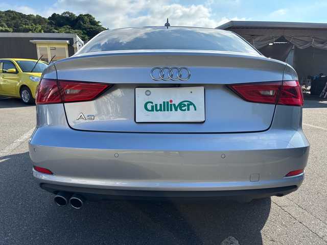 アウディ Ａ３ 福岡県 2015(平27)年 5万km フローレットシルバーM 純正ナビ/（AM/FM/SD/Bluetooth/ミュージックサーバー）/横滑り防止/クルーズコントロール/アイドリングストップ/パーキングアシスト/パドルシフト/ETC/純正アルミホイール/オートライト/フォグランプ/電格ミラー/保証書/取扱説明書/スペアキー×１