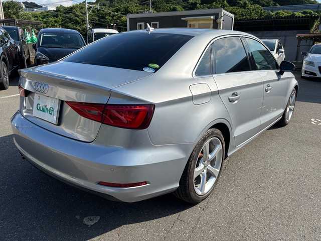 アウディ Ａ３ 福岡県 2015(平27)年 5万km フローレットシルバーM 純正ナビ/（AM/FM/SD/Bluetooth/ミュージックサーバー）/横滑り防止/クルーズコントロール/アイドリングストップ/パーキングアシスト/パドルシフト/ETC/純正アルミホイール/オートライト/フォグランプ/電格ミラー/保証書/取扱説明書/スペアキー×１