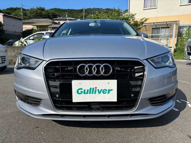 アウディ Ａ３ 福岡県 2015(平27)年 5万km フローレットシルバーM 純正ナビ/（AM/FM/SD/Bluetooth/ミュージックサーバー）/横滑り防止/クルーズコントロール/アイドリングストップ/パーキングアシスト/パドルシフト/ETC/純正アルミホイール/オートライト/フォグランプ/電格ミラー/保証書/取扱説明書/スペアキー×１