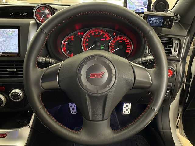スバル インプレッサ ＷＲＸ STi tS 道央・札幌 2011(平23)年 10.8万km サテンホワイトパール ・4WD/・社外ナビ/フルセグTV/DVD/CD/SD/BT/・バックカメラ/・ミラー型ドライブレコーダー/・横滑り防止/・ハーフレザーシート/・HID/・フロントフォグ/・リヤフォグ/・ETC/・プッシュスタート/・スマートキー/・ドアバイザー/・電格ミラー/・冬タイヤ純正18インチAW積込