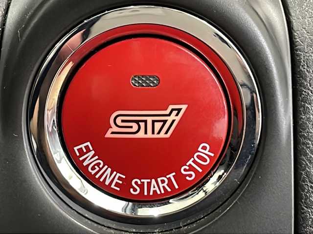 スバル インプレッサ ＷＲＸ STi tS 道央・札幌 2011(平23)年 10.8万km サテンホワイトパール ・4WD/・社外ナビ/フルセグTV/DVD/CD/SD/BT/・バックカメラ/・ミラー型ドライブレコーダー/・横滑り防止/・ハーフレザーシート/・HID/・フロントフォグ/・リヤフォグ/・ETC/・プッシュスタート/・スマートキー/・ドアバイザー/・電格ミラー/・冬タイヤ純正18インチAW積込