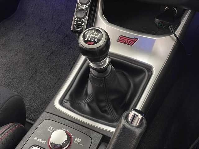 スバル インプレッサ ＷＲＸ STi tS 道央・札幌 2011(平23)年 10.8万km サテンホワイトパール ・4WD/・社外ナビ/フルセグTV/DVD/CD/SD/BT/・バックカメラ/・ミラー型ドライブレコーダー/・横滑り防止/・ハーフレザーシート/・HID/・フロントフォグ/・リヤフォグ/・ETC/・プッシュスタート/・スマートキー/・ドアバイザー/・電格ミラー/・冬タイヤ純正18インチAW積込