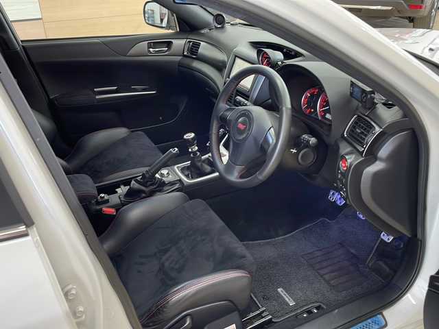 スバル インプレッサ ＷＲＸ STi tS 道央・札幌 2011(平23)年 10.8万km サテンホワイトパール ・4WD/・社外ナビ/フルセグTV/DVD/CD/SD/BT/・バックカメラ/・ミラー型ドライブレコーダー/・横滑り防止/・ハーフレザーシート/・HID/・フロントフォグ/・リヤフォグ/・ETC/・プッシュスタート/・スマートキー/・ドアバイザー/・電格ミラー/・冬タイヤ純正18インチAW積込